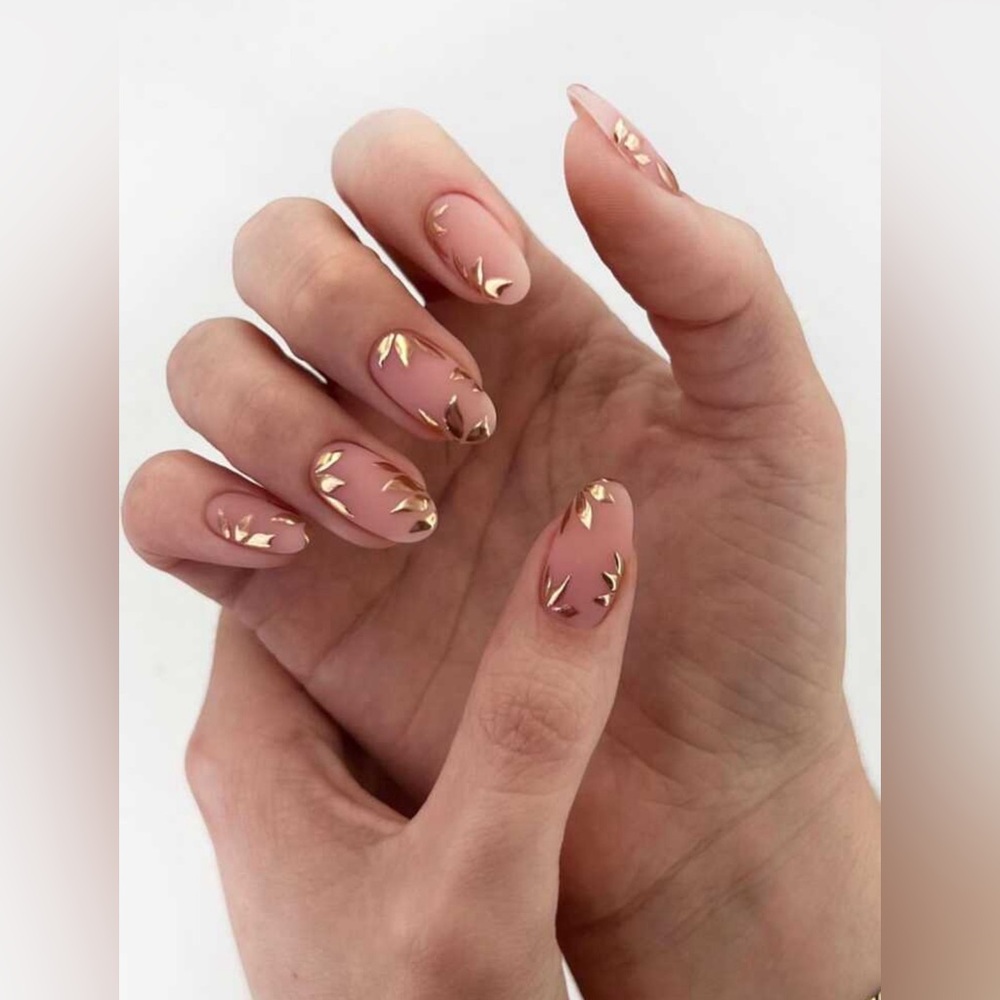 Gold leaf oval press on nails